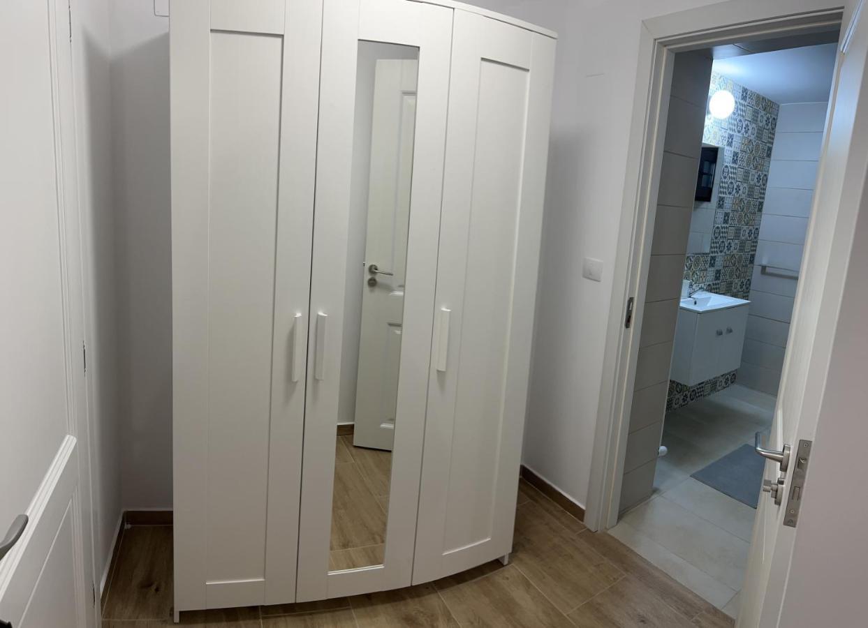 Vila Raa Husi Luaran gambar